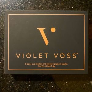 Violet Voss Eye shadow pallet